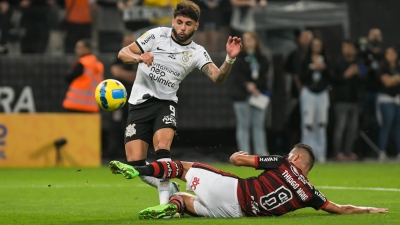 Flamengo e Corinthians decidem quem chega ao tetra na Copa Brasil